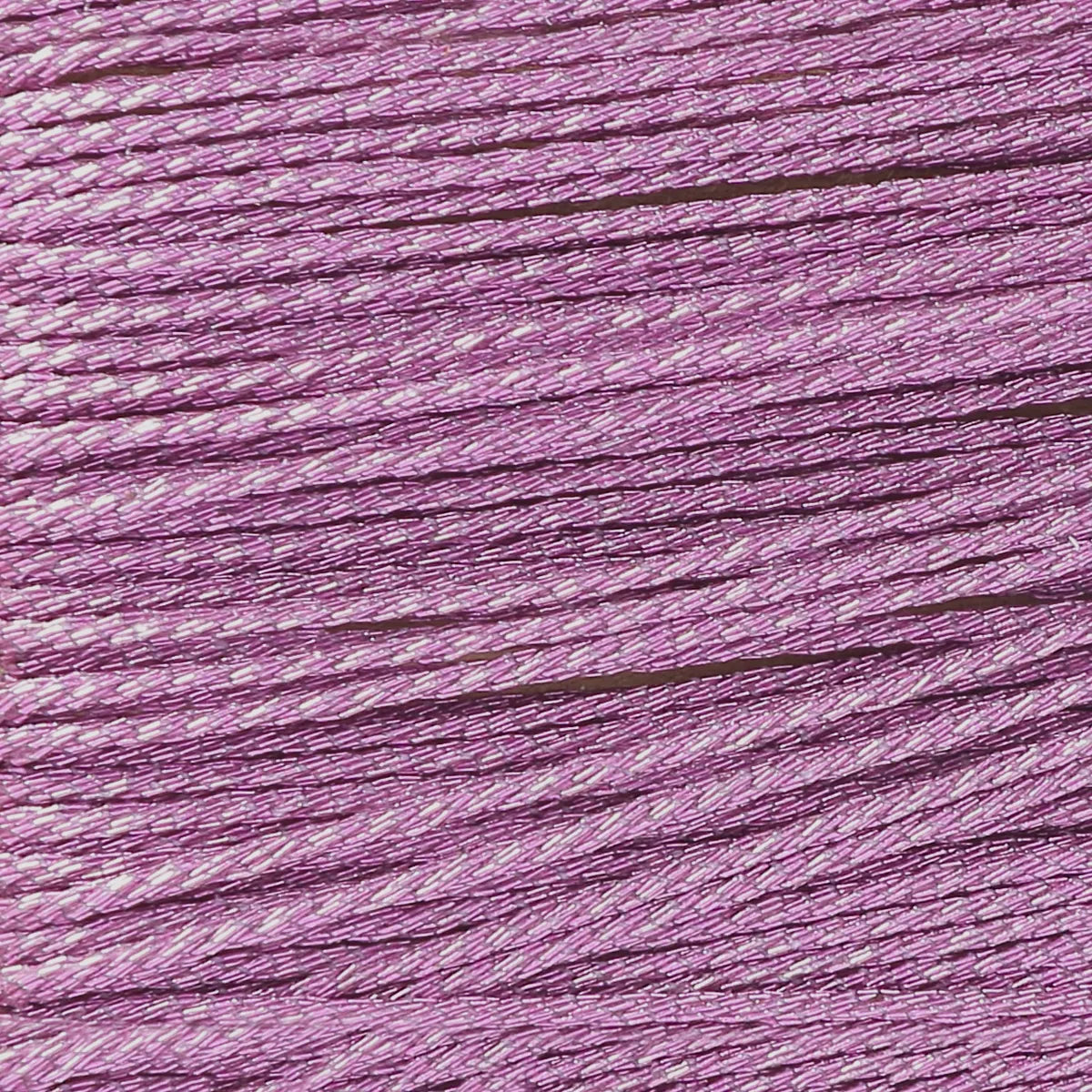 Fil polyester ciré violet métallisé. Fil de couture violet brillant pour couture à la main