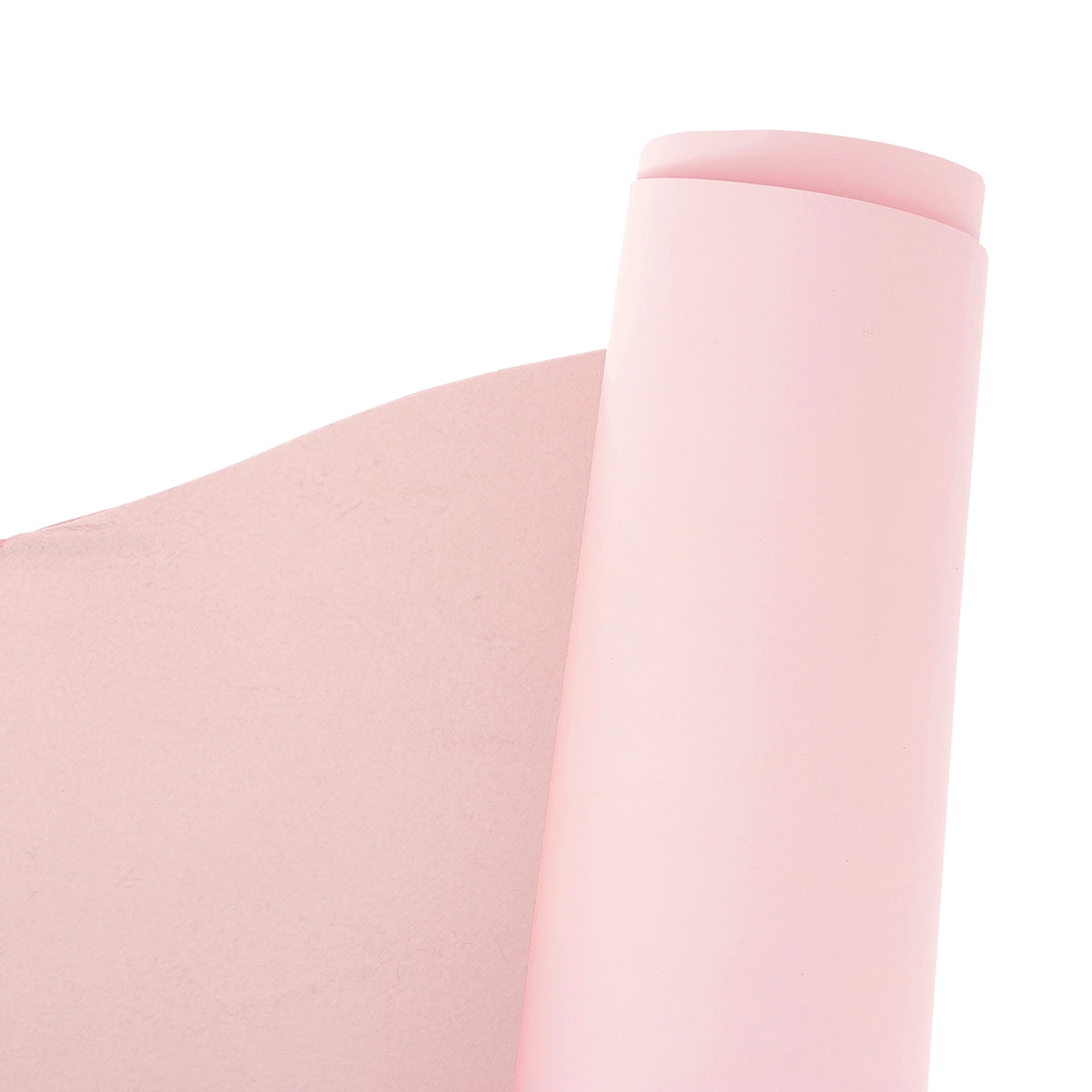 Peau de cuir de vachette lisse rose clair de la gamme Satinato. Cuir idéal pour la fabrication de maroquinerie (sac à main, pochette...)