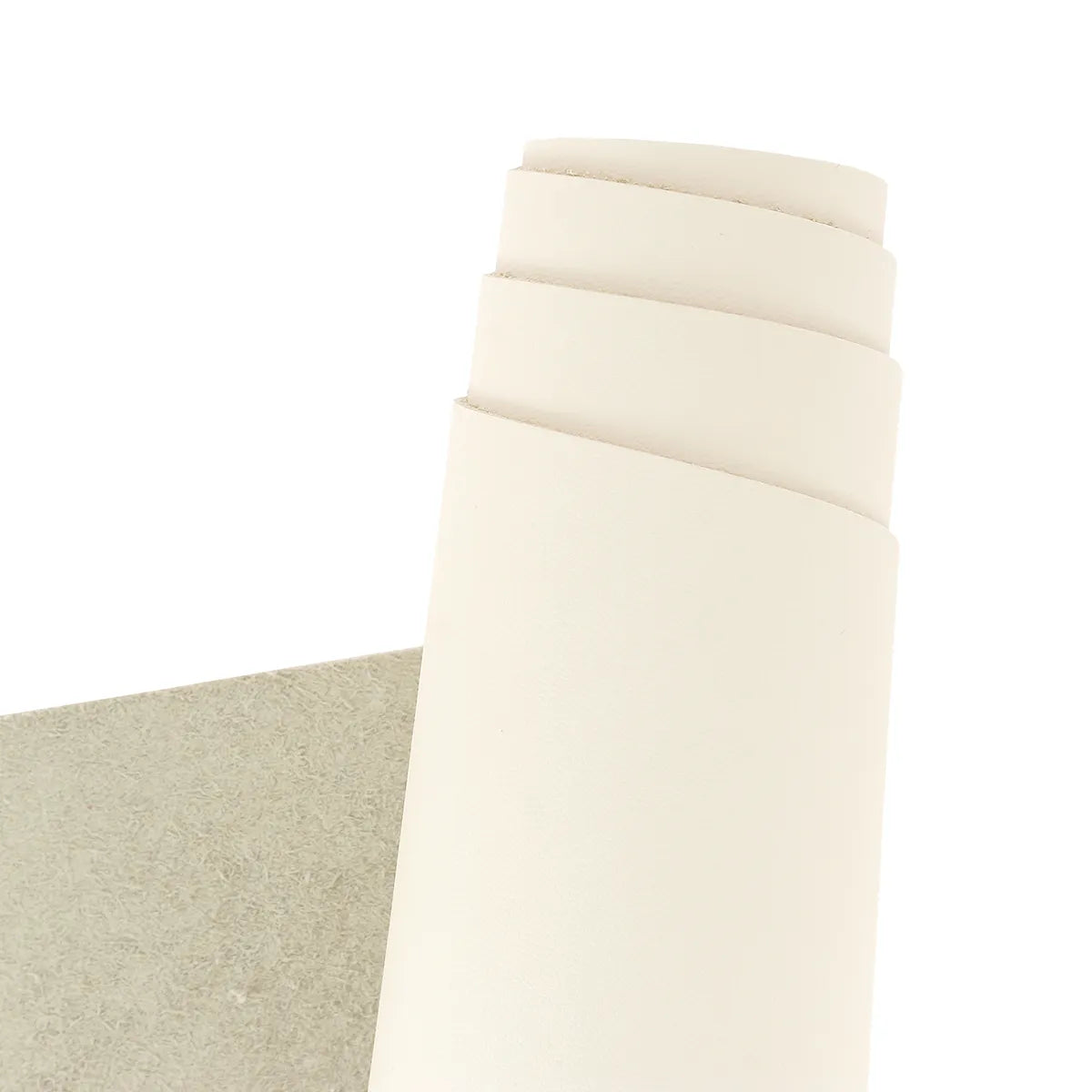 Cuir de veau lisse blanc cassé, texture douce, pour projets de maroquinerie ou confection d'accessoire