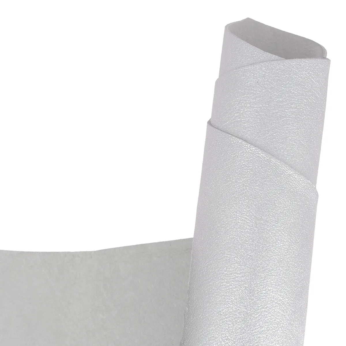 Cuir d’agneau fantaisie teinte argent métallisé