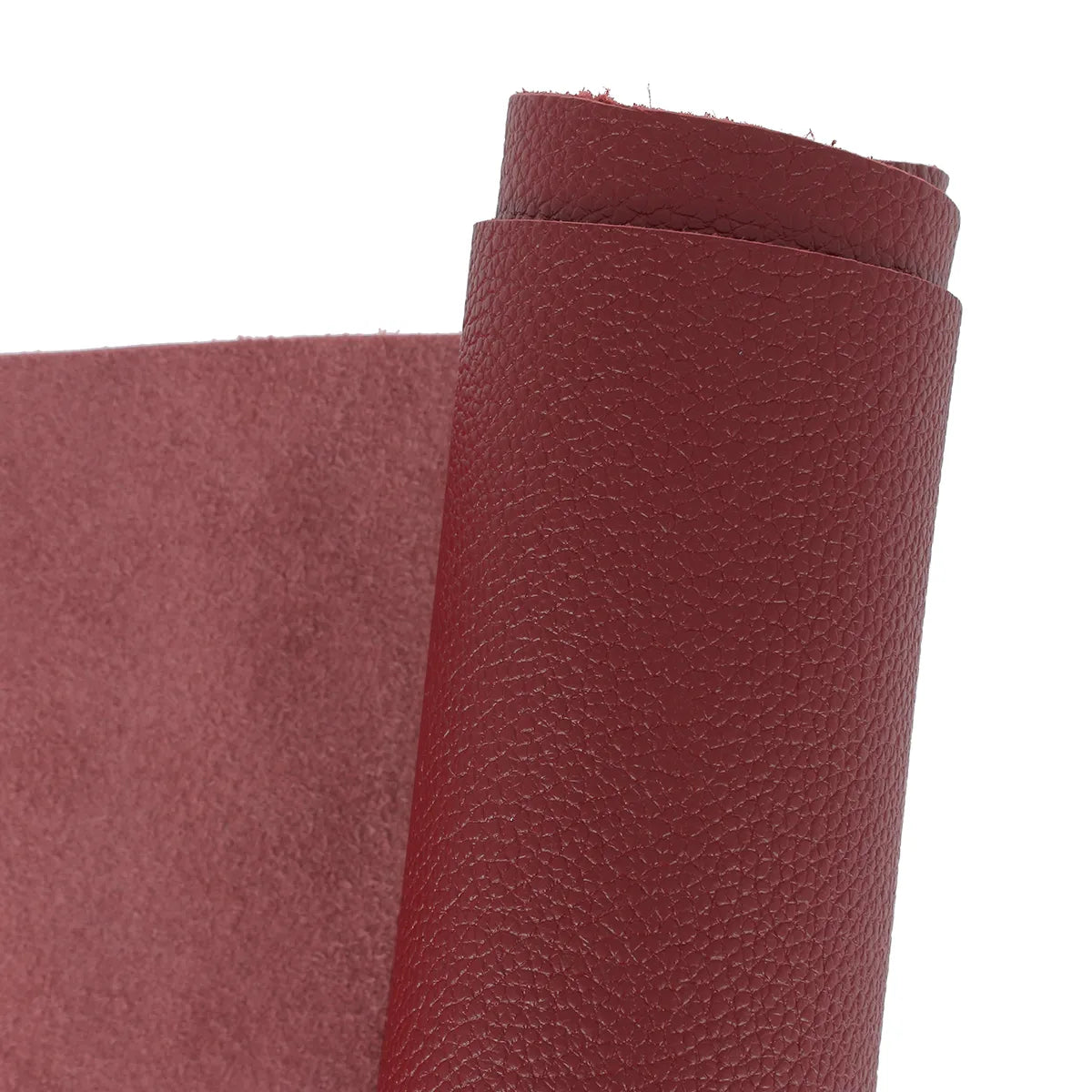 Peau de cuir de vachette OCÉAN Bordeaux, matériau authentique, texture lisse et élégante pour projets de maroquinerie ou décoration.