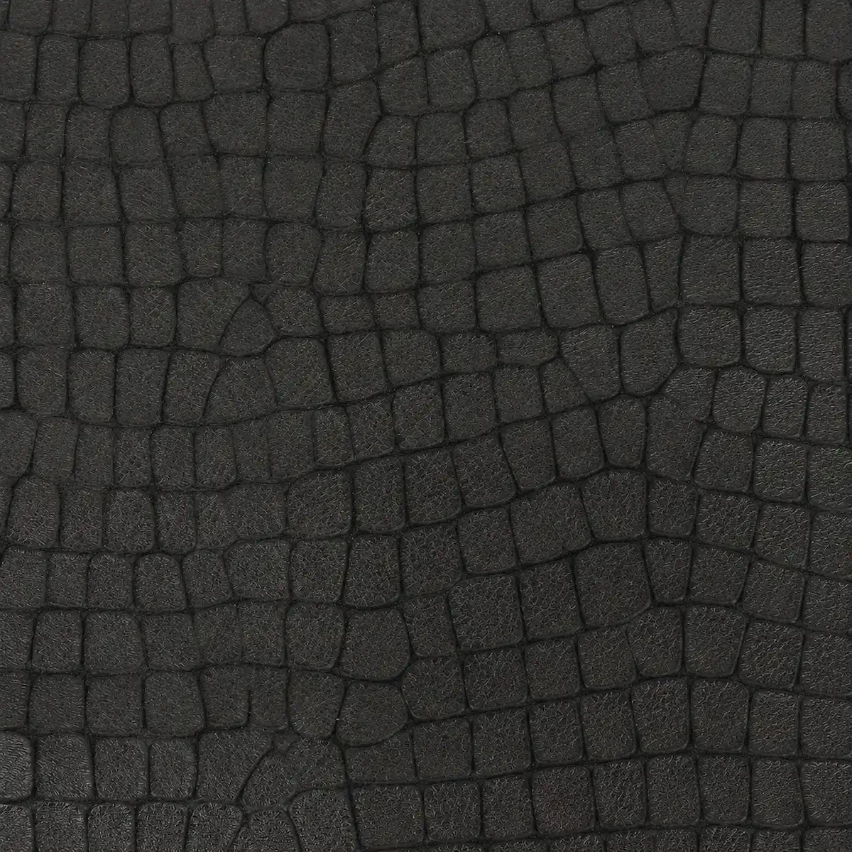 Morceau de cuir noir avec imprimé effet écaille de crocodile.