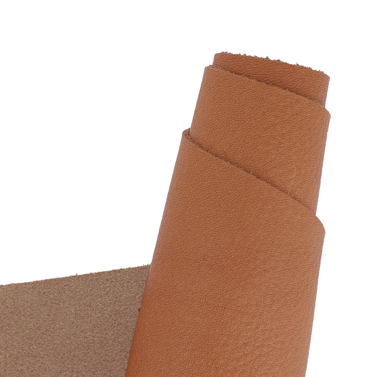 Peau de cuir marron caramel de la tannerie Belge Radermecker. Cuir souple au grain naturel idéal pour la maroquinerie et la sellerie.