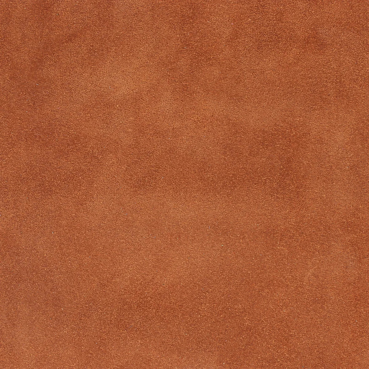 Pièce de croûte de cuir de veau velours DOLCE en marron roux, texture douce et souple, pour création d'accessoire de mode.