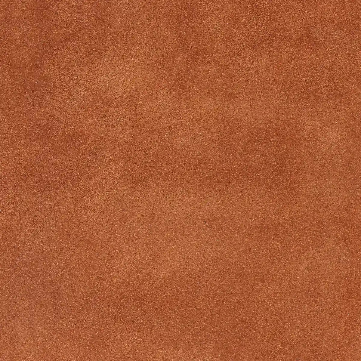 Pièce de croûte de cuir de veau velours DOLCE en marron roux, texture douce et souple, pour création d'accessoire de mode.