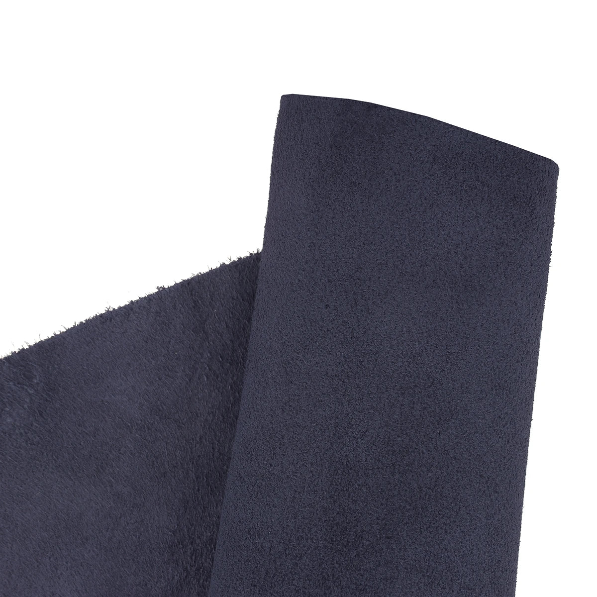 Croûte de cuir velours bleu marine de la gamme suivie Dolce. Croûte de cuir douce, fine et souple idéal pour la fabrication de sac à main.