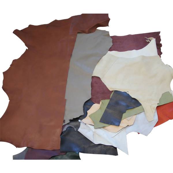 Chutes de cuir d'agneau de 500 g de la marque Deco Cuir, couleurs diverses, pour couture ou artisanat.