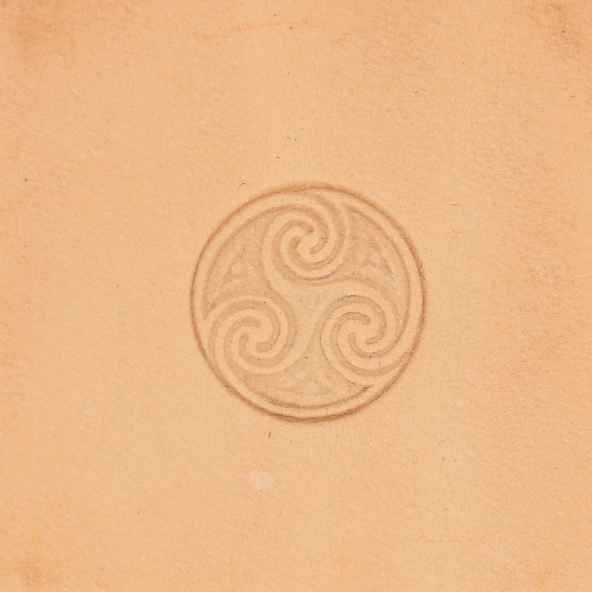 Matoir sur manche - Triskel celtique - Deco Cuir