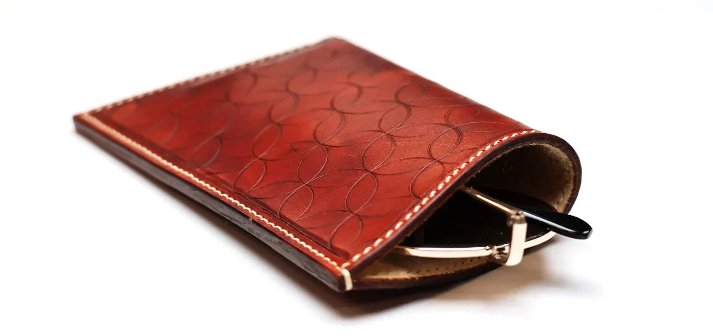 DIY étui à lunette géométrique en cuir