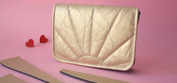 pochette en cuir matelassé