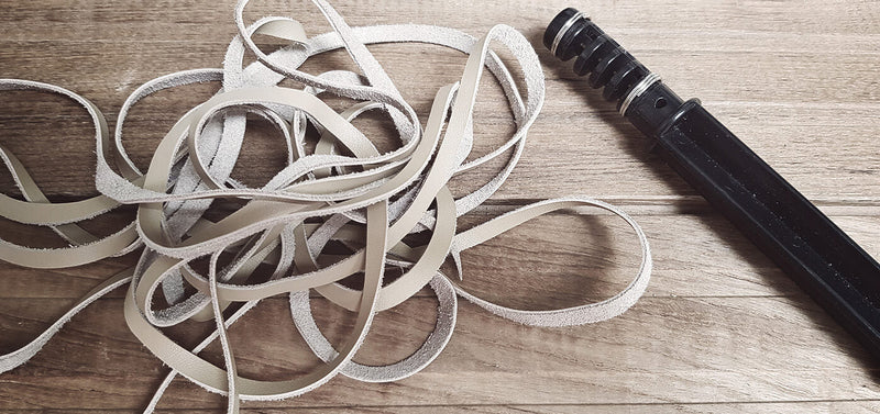 guide utilisation d'un coupe-lacets en cuir