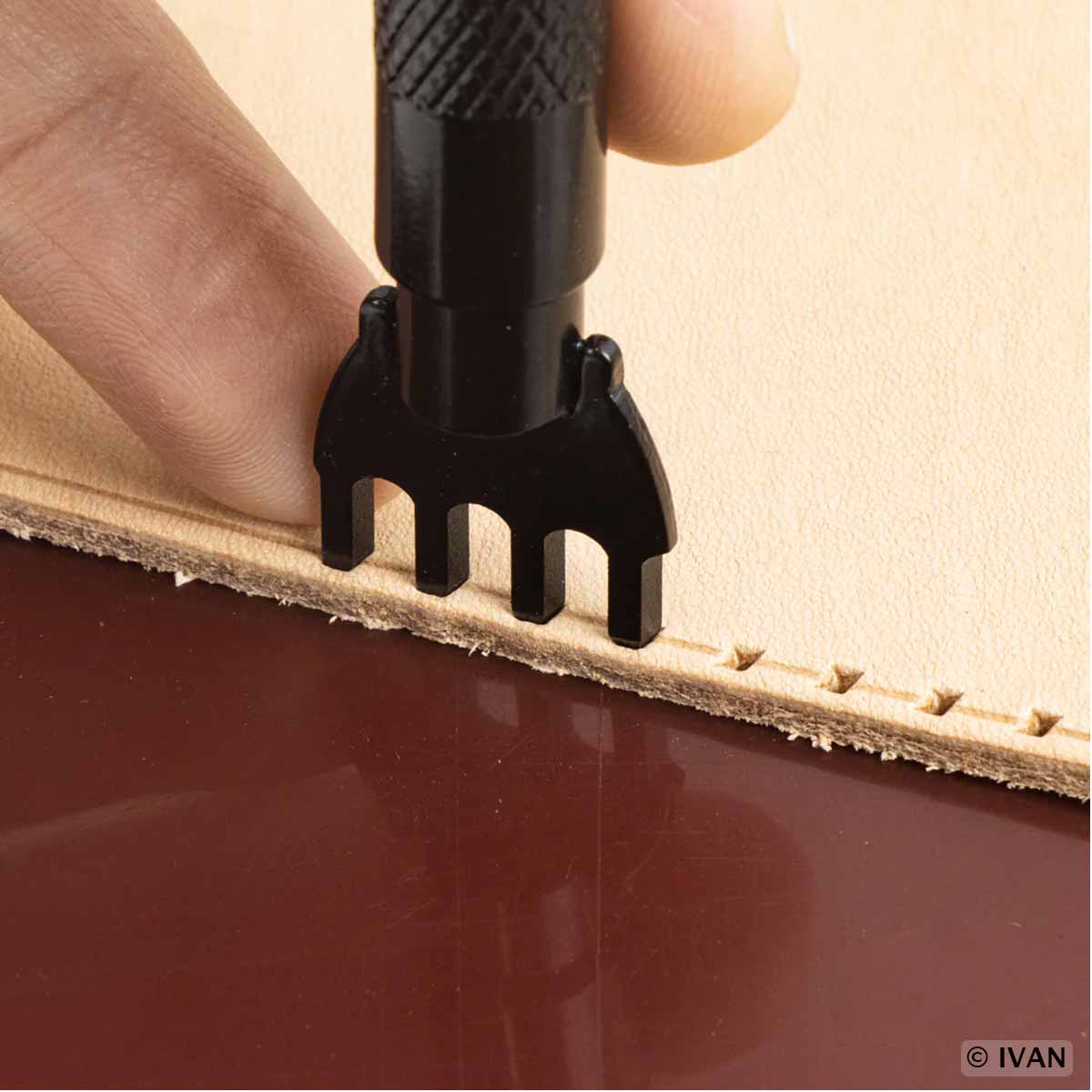 Griffe pour la couture du cuir à la main, pointes diamants - Embouts interchangeables à visser - Ivan