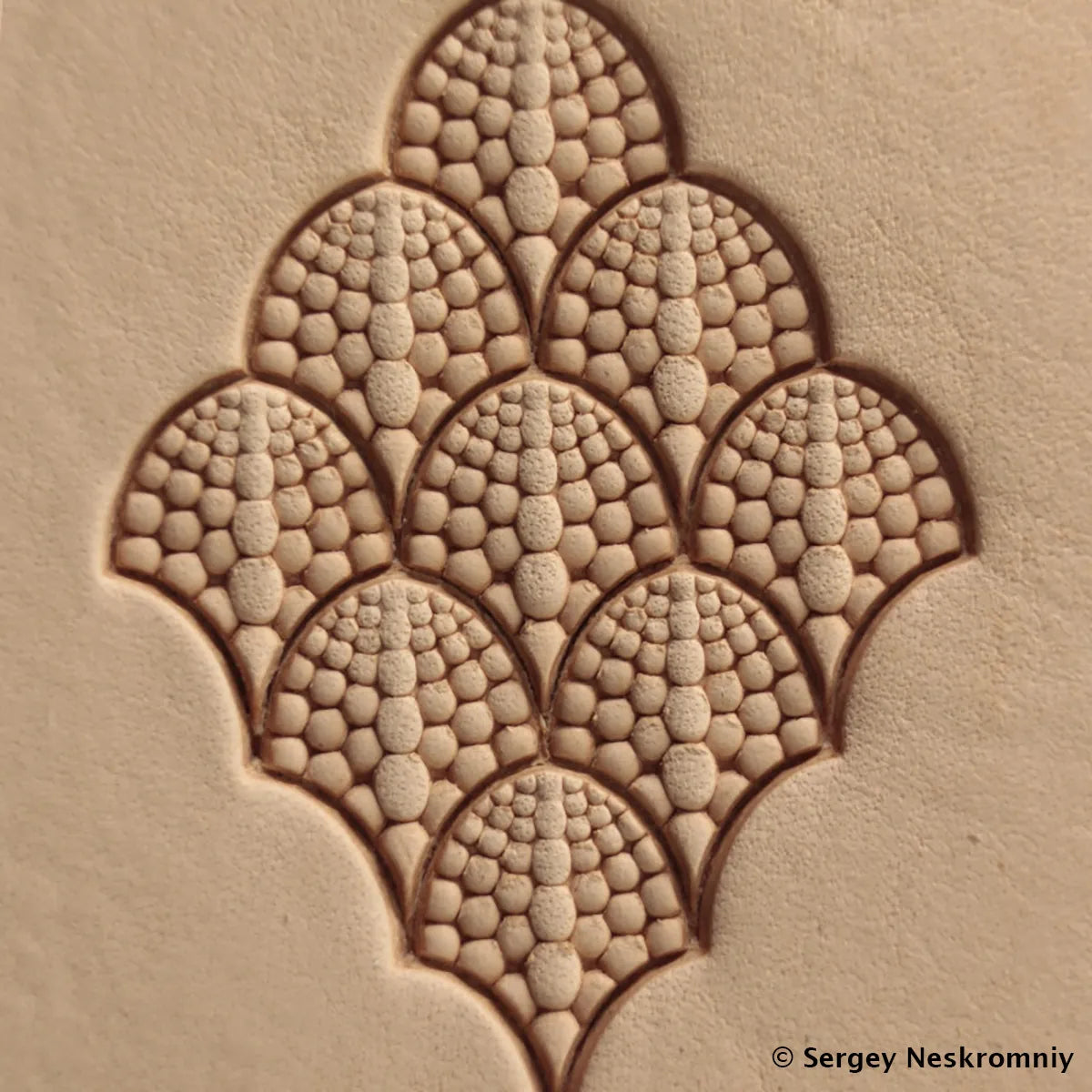 Timbre cuir écaille - Sergey Neskromniy n° 392