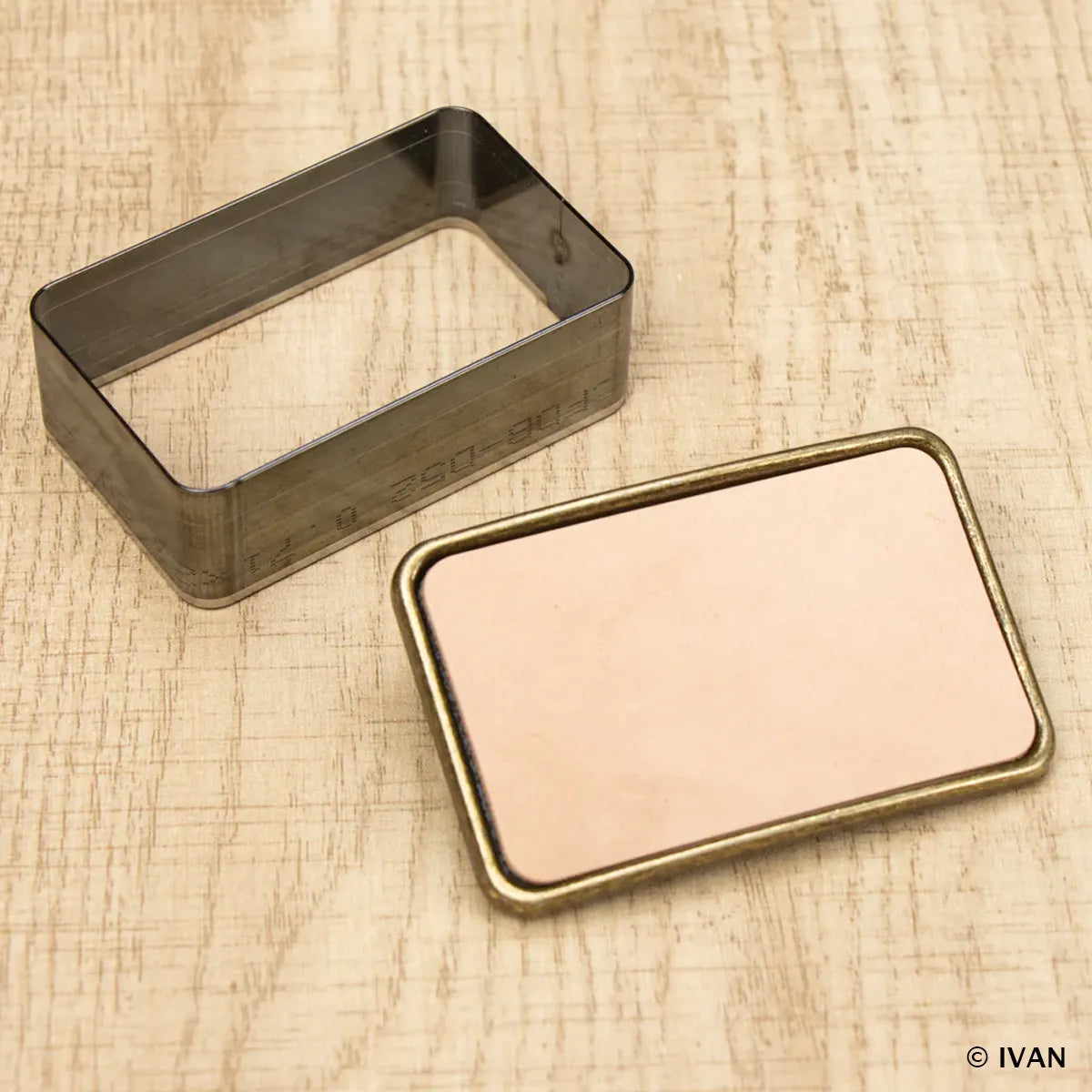 Emporte-pièce rectangulaire pour boucle de ceinturon RANCHERO - Ivan 3963-15