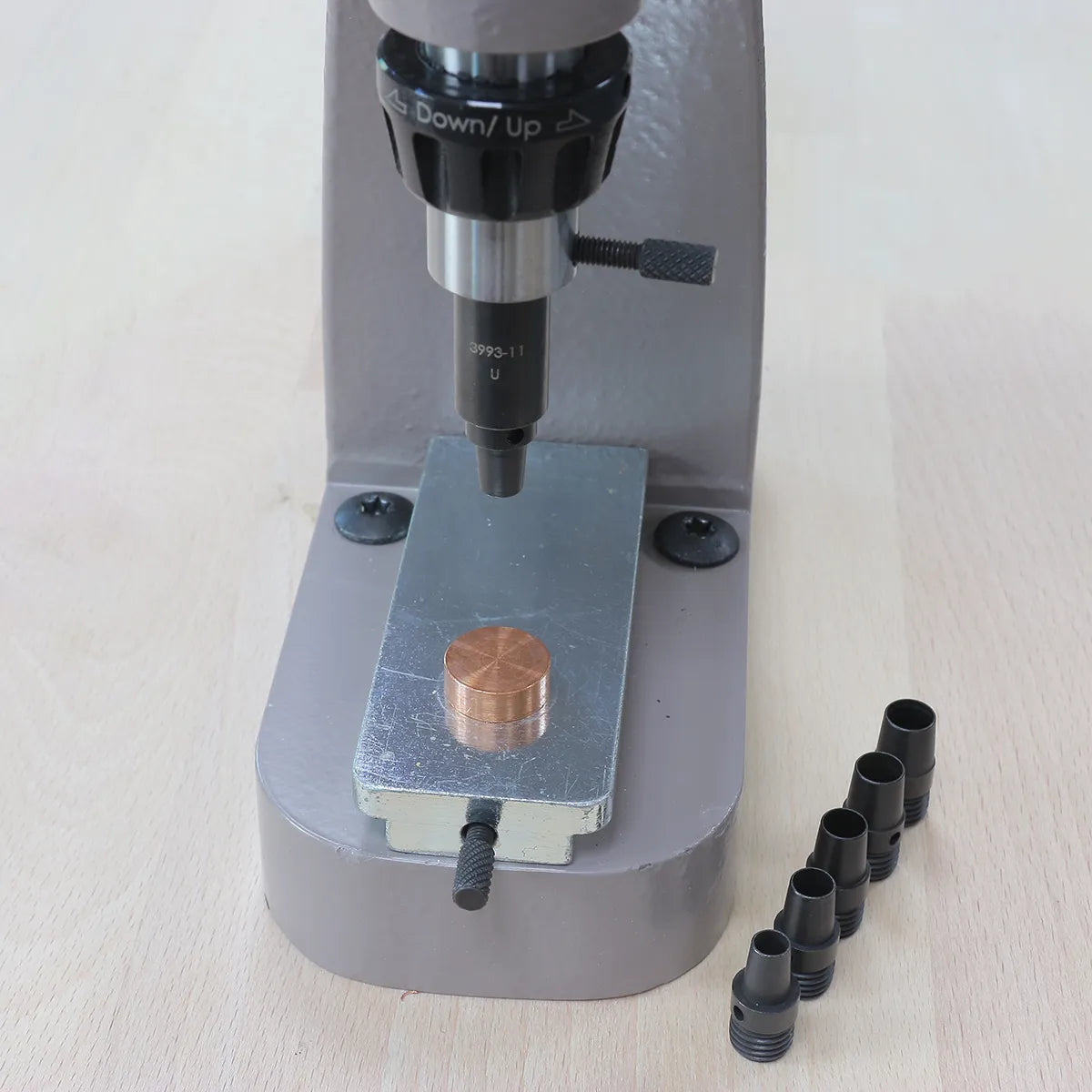 Emporte-pièces pour cuir ronds avec presse Craftplus 3960