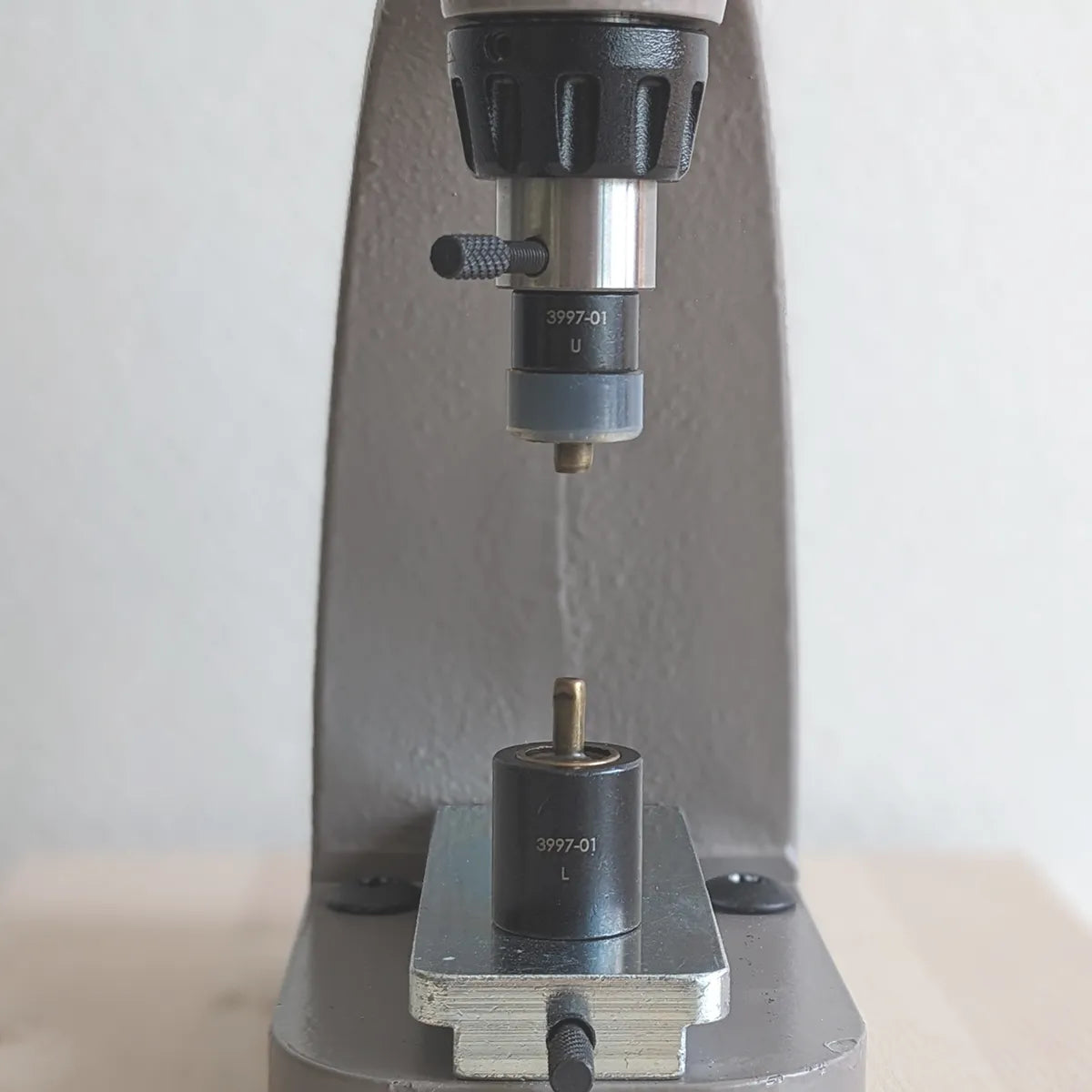 Pose de rivets pour cuir avec presse manuelle Craftplus 3960 - Ivan