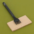 Griffe 4 dents pour laçage du cuir