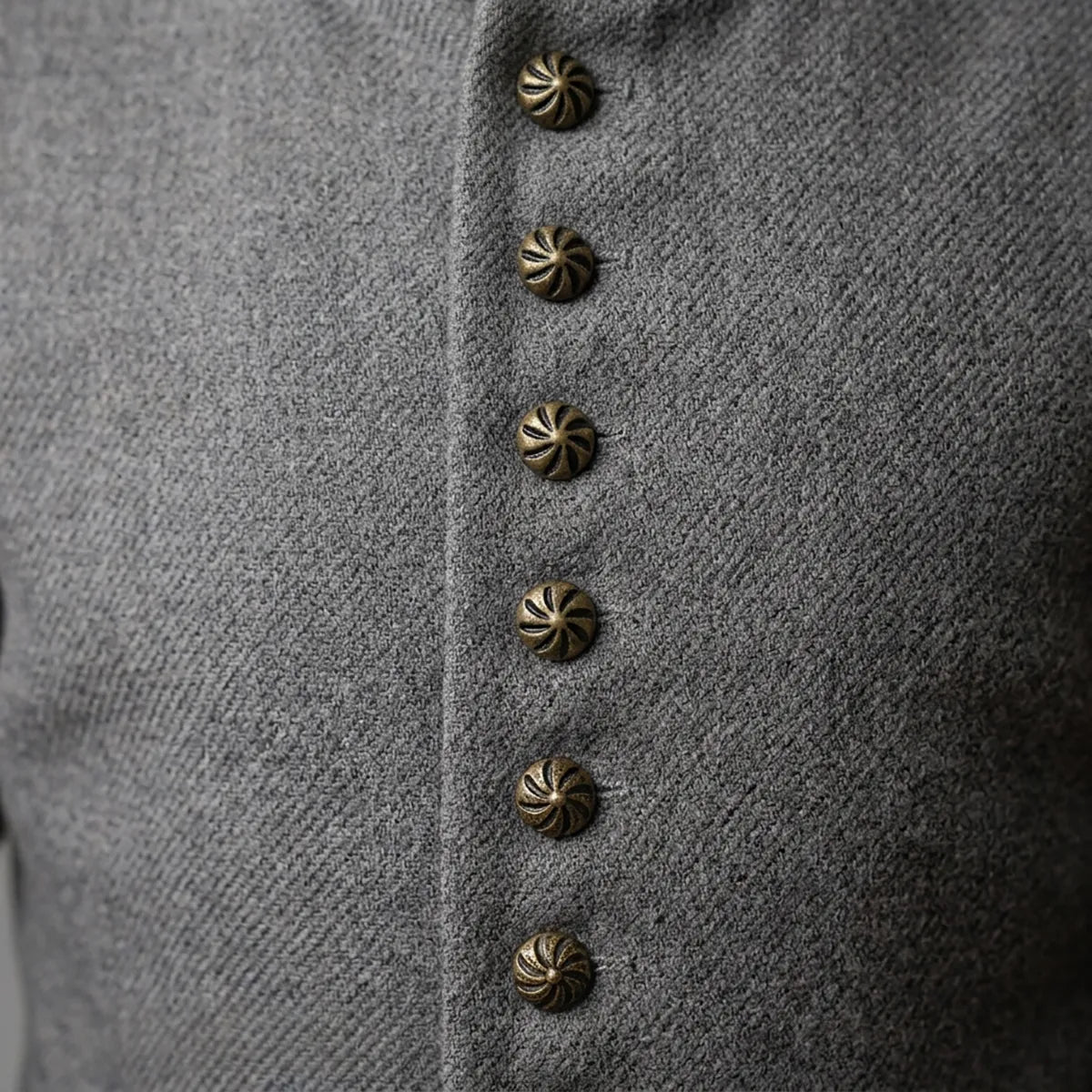 Boutons laiton vieilli à coudre sur costume médiéval pour reconstitution et GN