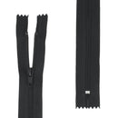 Fermeture à glissière noire en nylon. Plusieurs longueurs disponibles. Fermeture zippée idéale pour la fabrication de maroquinerie, vêtement, ameublement...