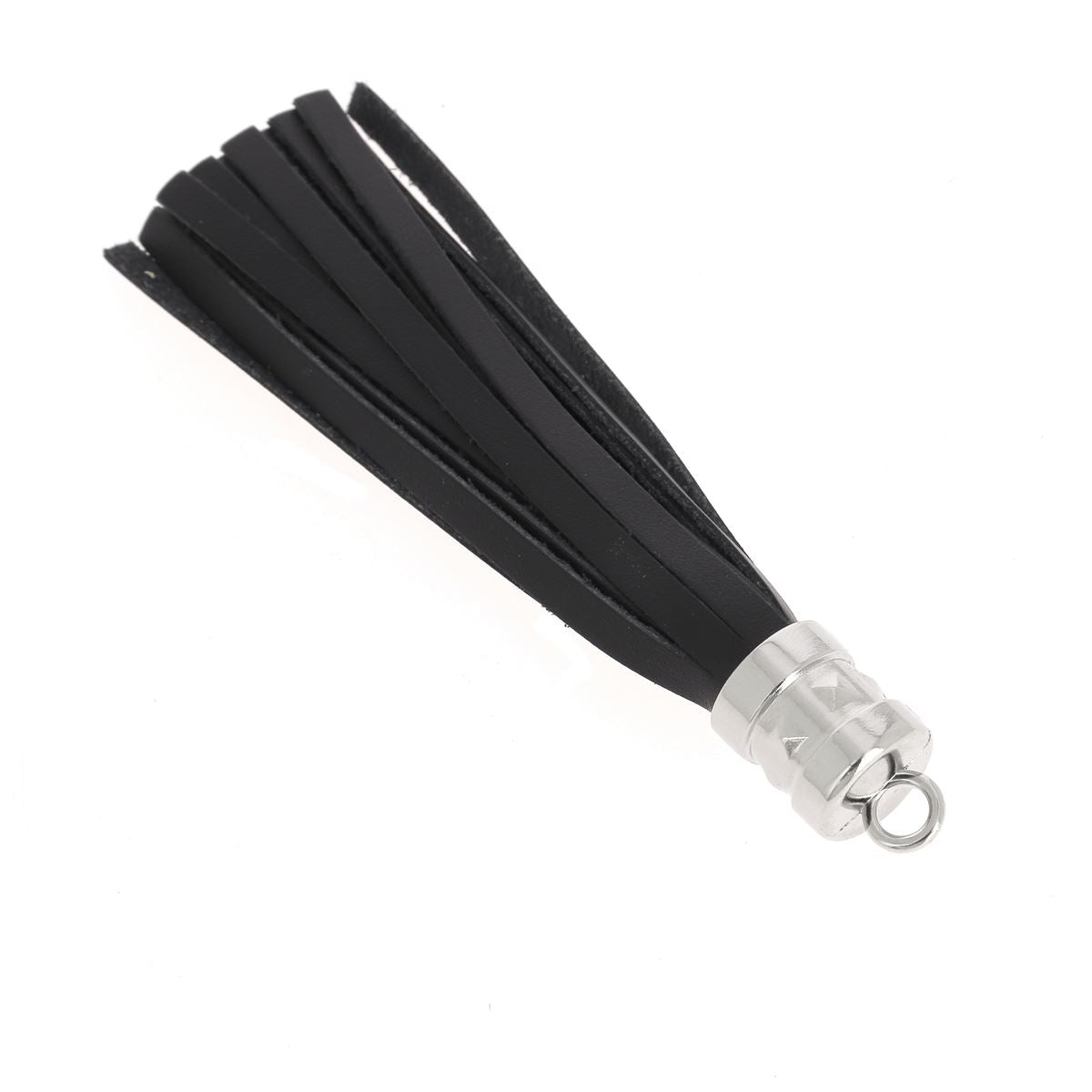 Porte-clés pompon noir en cuir - exemple accessoire maroquinerie DIY