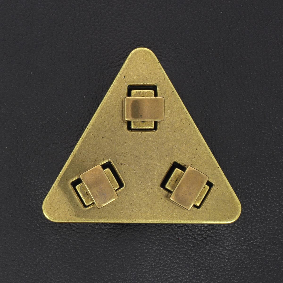 Grand fermoir triangle 3 tourniquets pour sac - 76x68mm - Laiton vieilli
