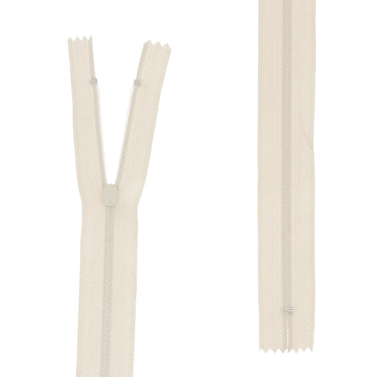 Fermeture zippée beige naturel de 4 mm de largeur de maille, disponible dans plusieurs longueurs.