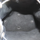 Montage de pieds de sac à visser dans le fond d'un sac avec protections autocollantes à l'intérieur