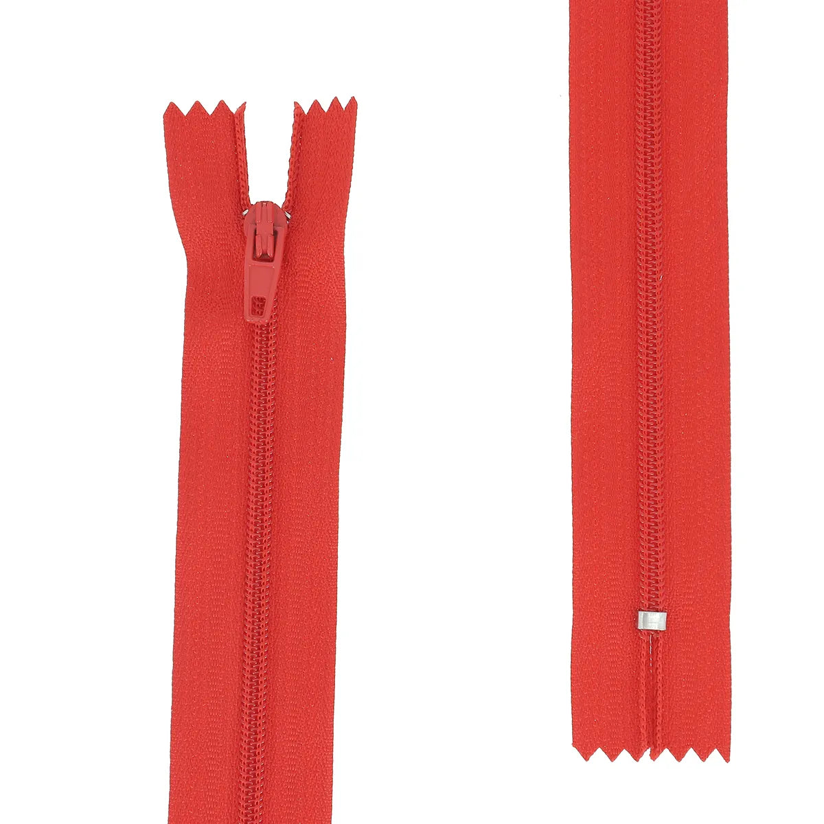 Fermeture éclair rouge de 4 mm d'épaisseur de maille et disponible en 4 longueurs. Fermeture à glissière non séparable 
