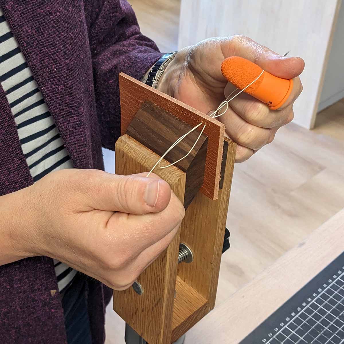 Protège-doigt pour couture point sellier - Hanaki Yubi Sack