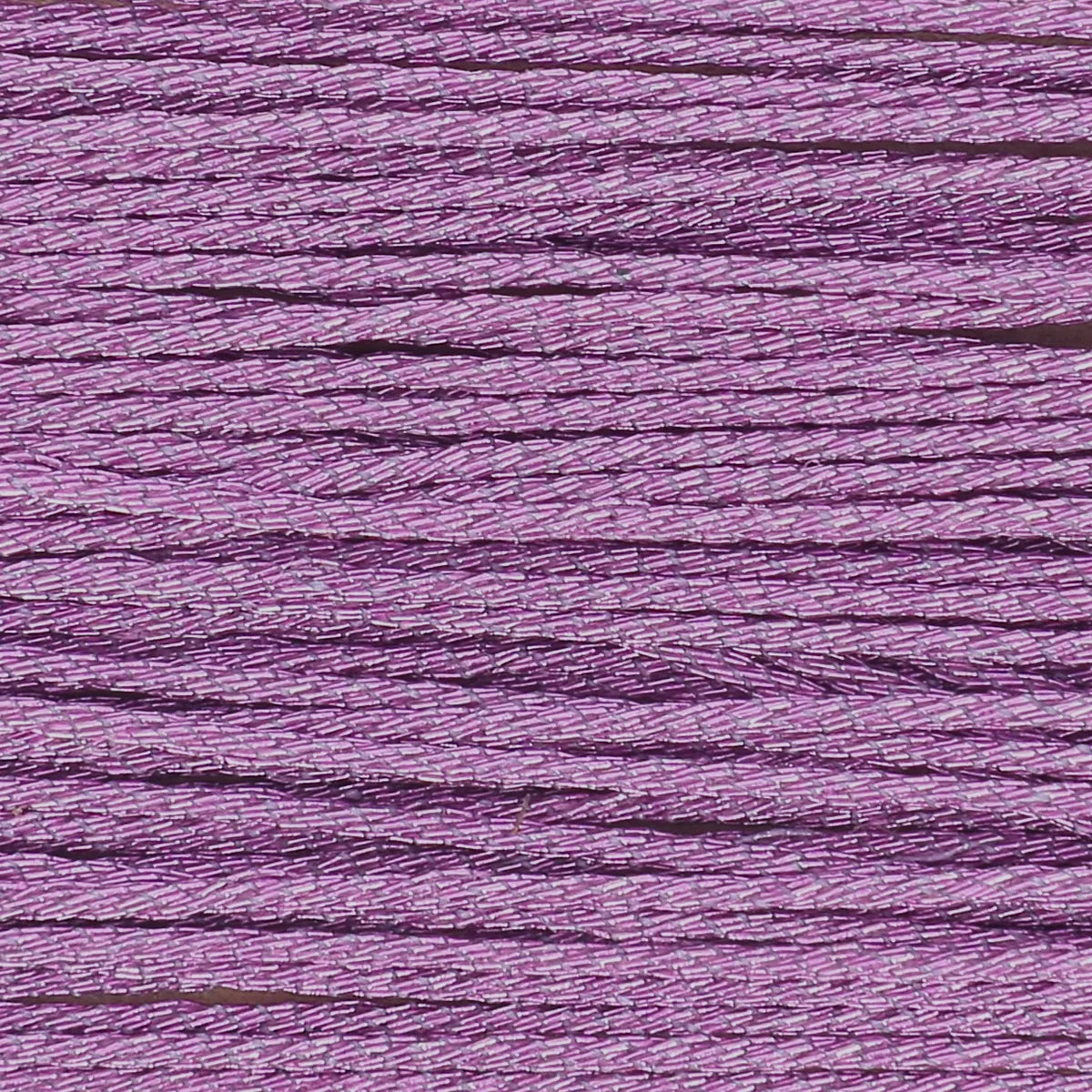 Fil polyester ciré violet métallisé. Fil de couture violet brillant pour couture à la main