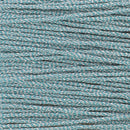 Fil de couture en polyester ciré et tressé couleur bleu clair métallisé. Fil brillant pour couture à la main, cartonnette de 8 mètres, diamètre 0,8 mm de la marque MeiSi