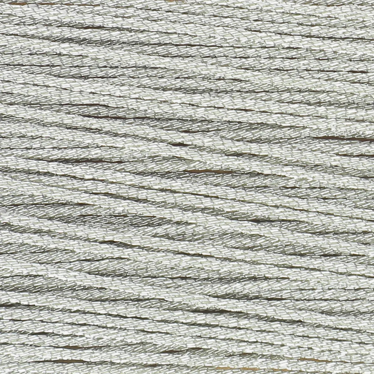 Fil en polyester ciré couleur argent métallisé. Fil ciré brillant pour couture à la main, cartonnette de fil de 8 mètres, diamètre 0,8 mm M080, de la marque MeiSi