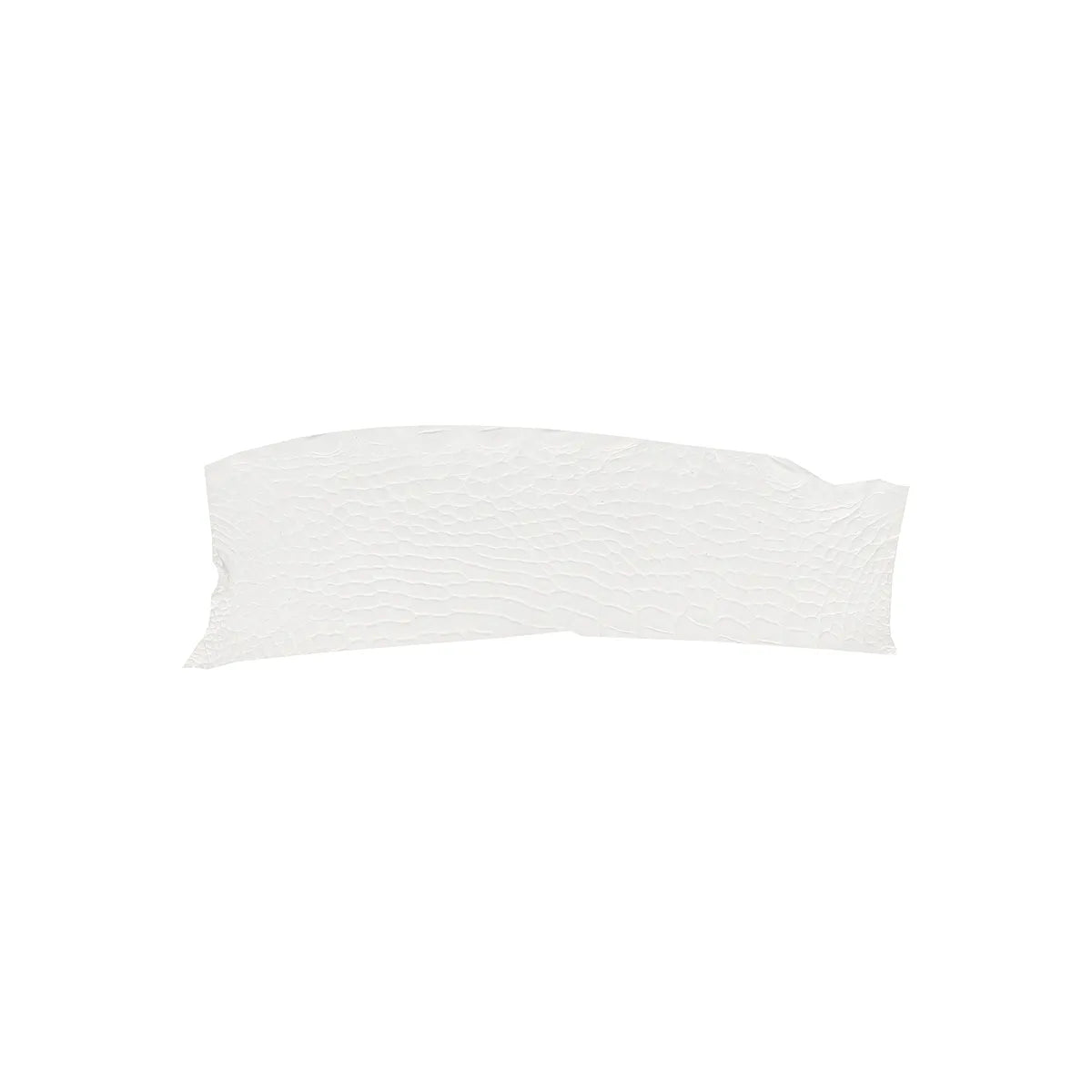 Petit flanc de cuir d'alligator blanc mat. Cuir à écailles idéal pour réaliser des bracelets de montre, bijoux et accessoire