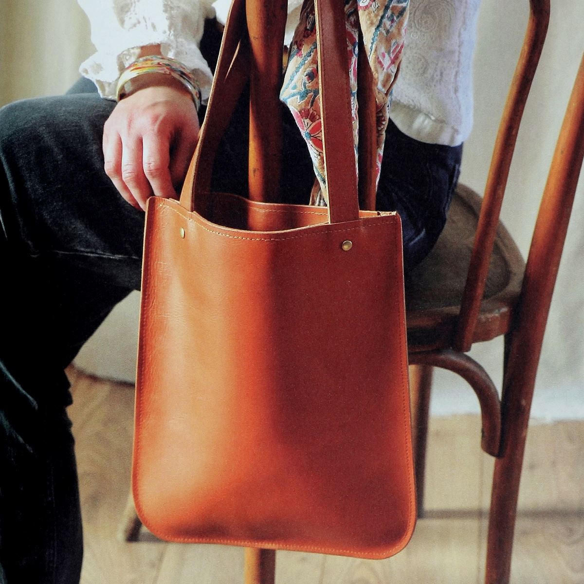 Livre "Apprendre la couture du cuir en 10 leçons" - Huguette Paillettes - Sac en cuir