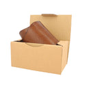 Cuir marin de saumon couleur marron brun livré directement dans un carton individuel pour protéger les écailles