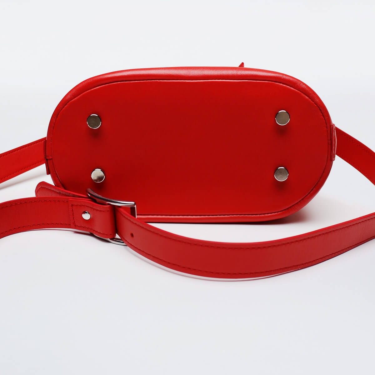 sac seau en cuir couture machine