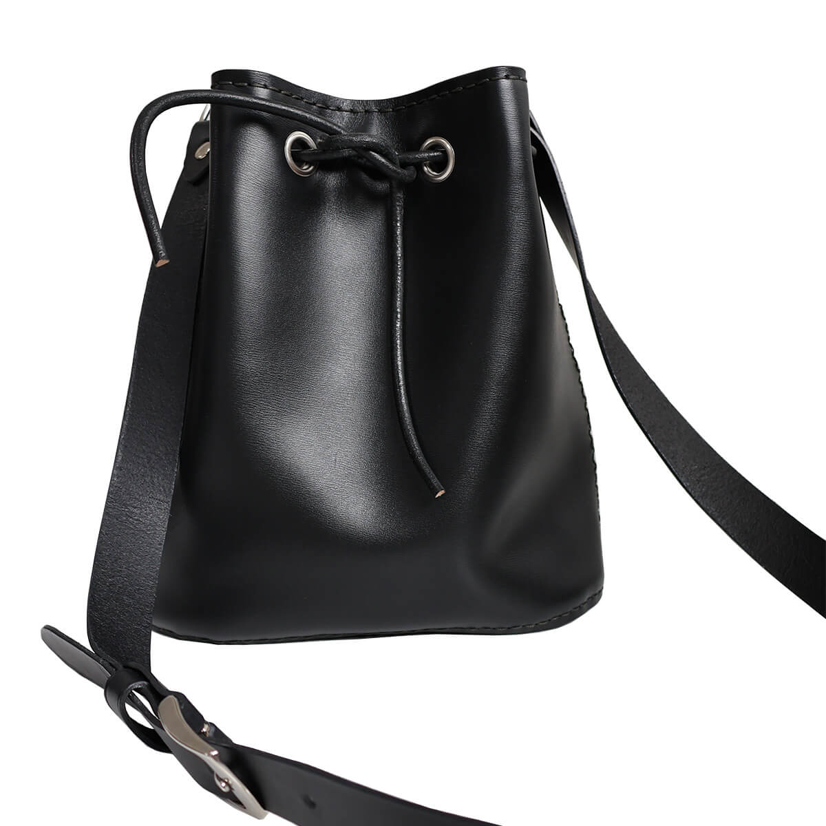 sac seau en cuir couture main