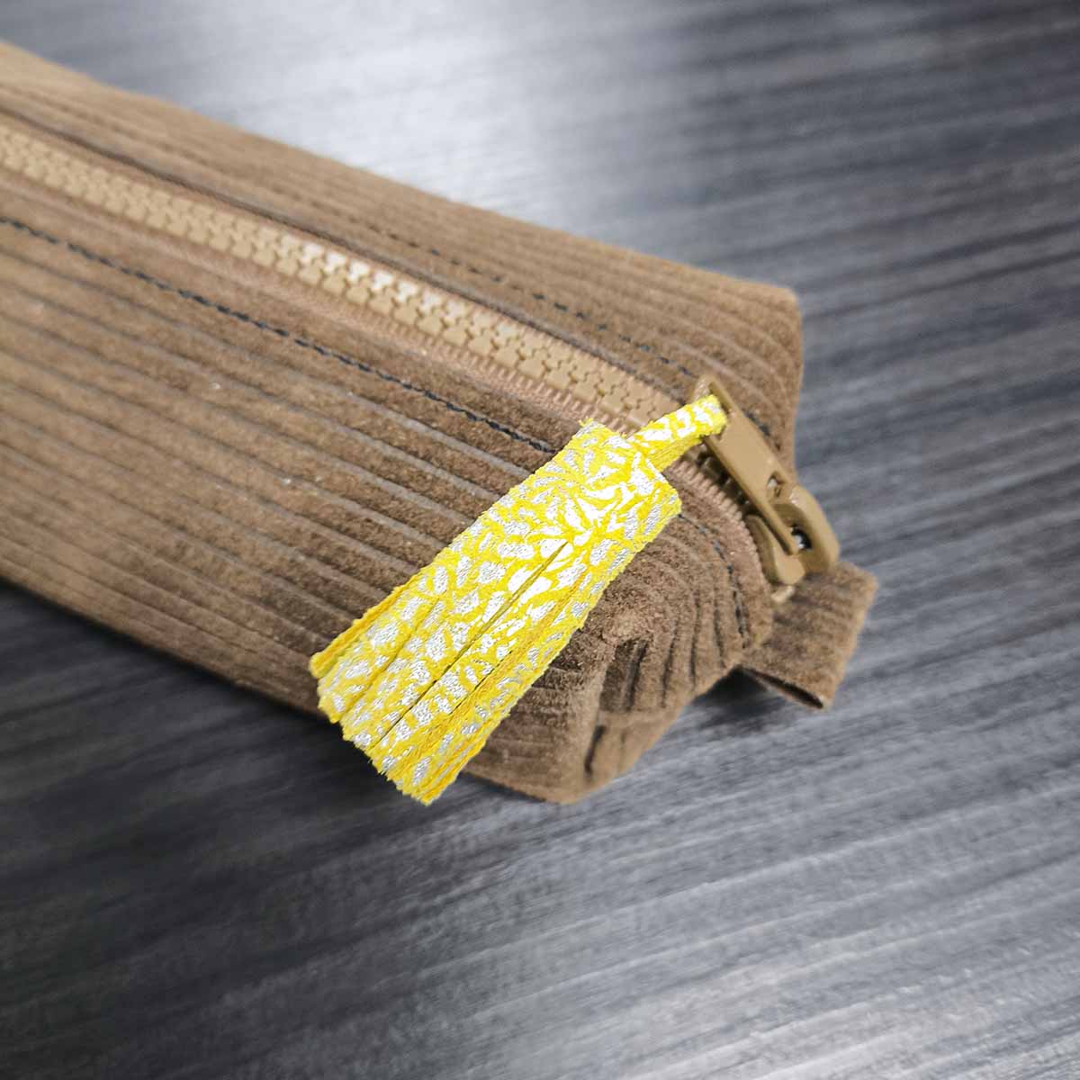 Lot de 5 découpes POMPONS pour porte-clés en cuir FANTAISIE