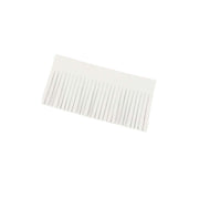 Découpe POMPON en cuir blanc pour porte-clés, fabriquée par Deco Cuir, montrant la texture et la finition du cuir blanc.