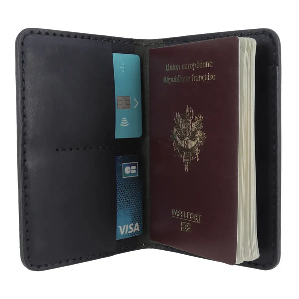 porte passeport en cuir tannage végétal bleu foncé