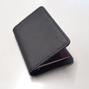 Patron porte-passeport en cuir Deco Cuir, modèle KA245_FLY, montrant le guide de couture pour réaliser un porte-passeport élégant.