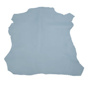 Peau de cuir d'agneau nappa bleu gauloise, texture douce et souple, idéale pour la confection de vêtements ou accessoires.
