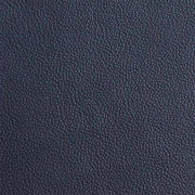 Peau de cuir de vachette OCÉAN en bleu marine, finition naturelle, pour création de maroquinerie ou accessoires.