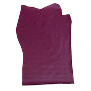 Peau de cuir de vachette lisse violette orchidée, pour projets de maroquinerie ou couture, vue détaillée et texture visible.