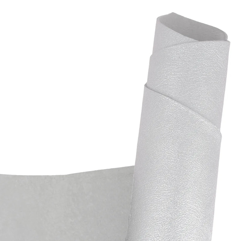 Cuir d’agneau fantaisie teinte argent métallisé 