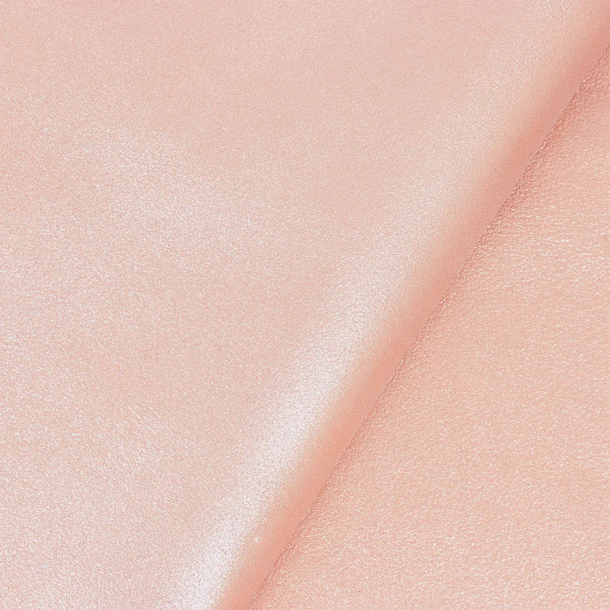 Cuir velours rose brillant idéal pour réaliser : bourse, pochette bandoulière, accessoire…