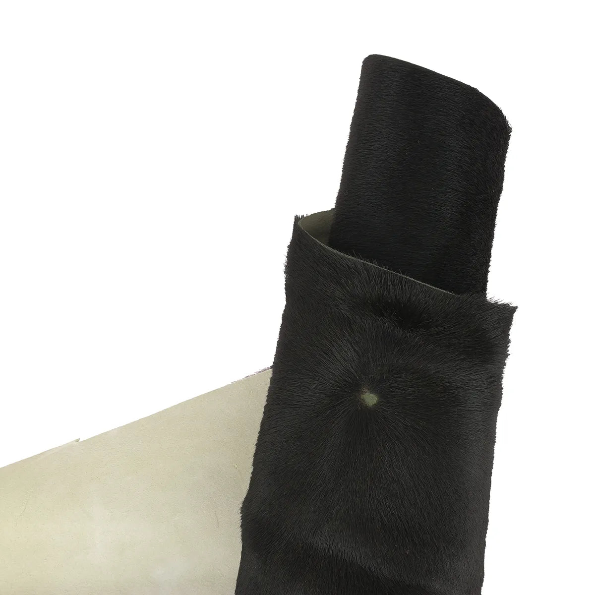 Peau de cuir à poils vert foncé, cuir de 2ème choix idéal pour la fabrication de prototypes, tests techniques...