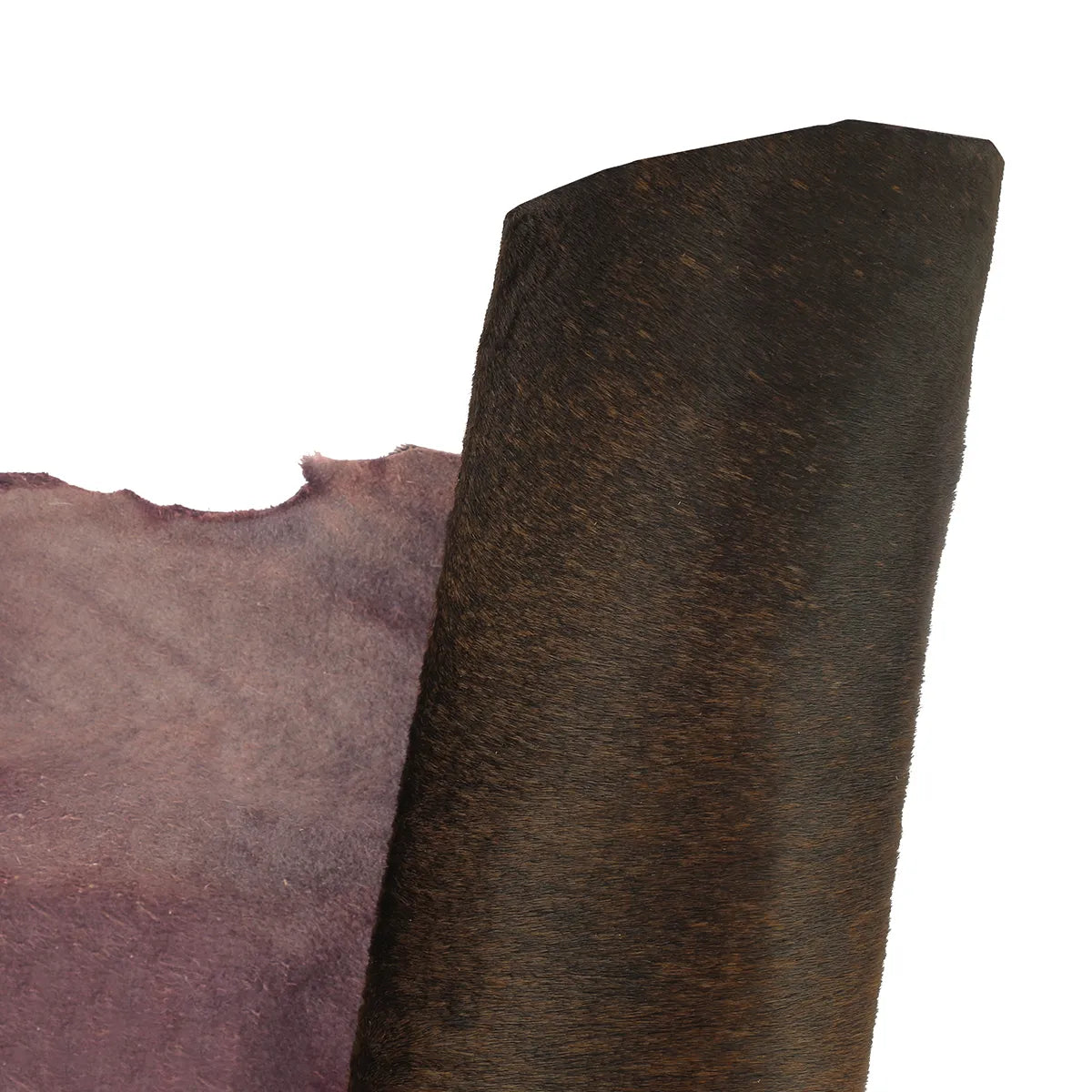 Peau de cuir à poils marron bringé. Cuir cavallino idéal pour la fabrication de chaussure, rabat de sac, décoration, pochette...