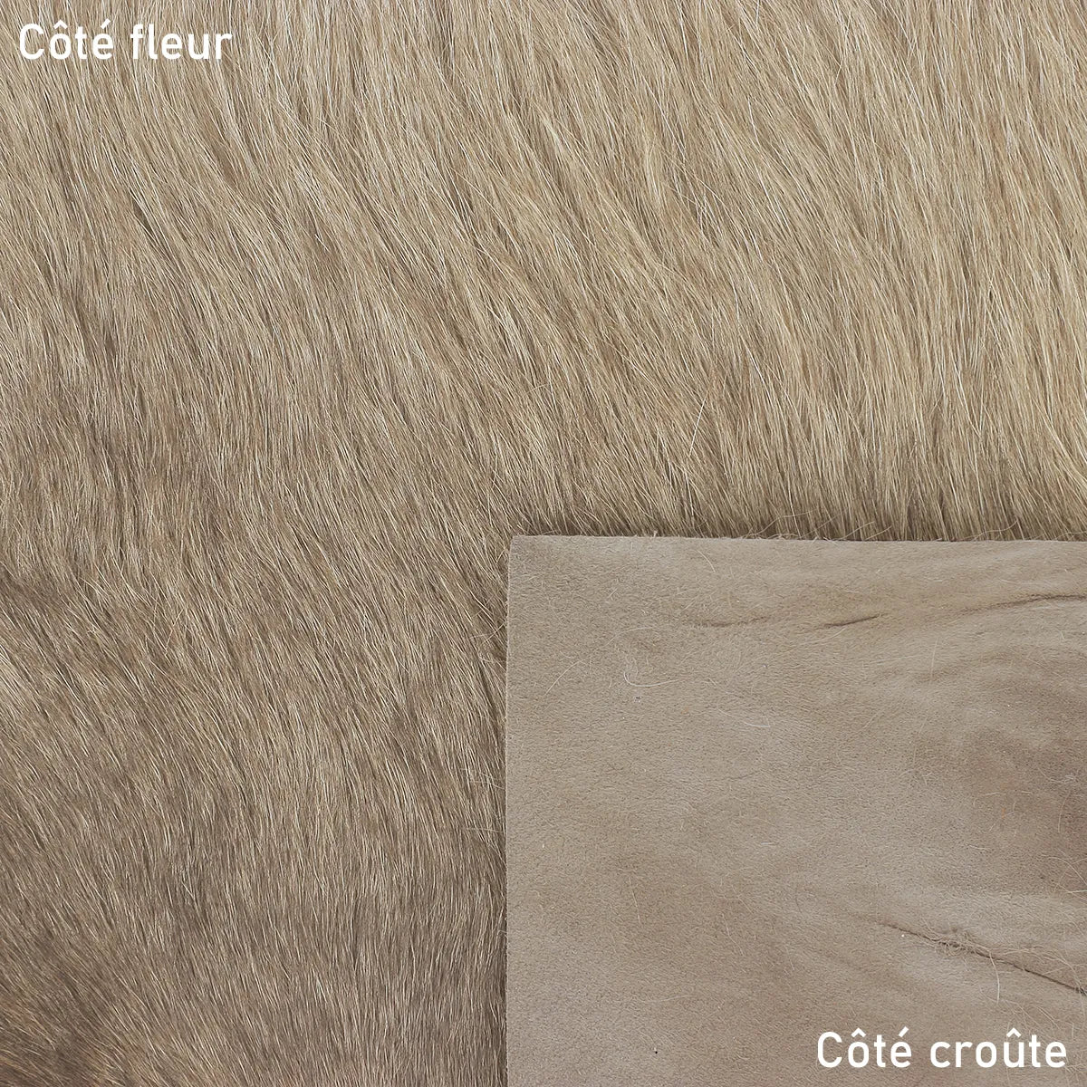 Cuir à poils longs beige naturel. Peau de cuir à poils idéal pour la fabrication de vêtement, botte, chausson, costume, bourse...
