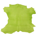 Peau entière en cuir de veau à poils courts, couleur verte. 